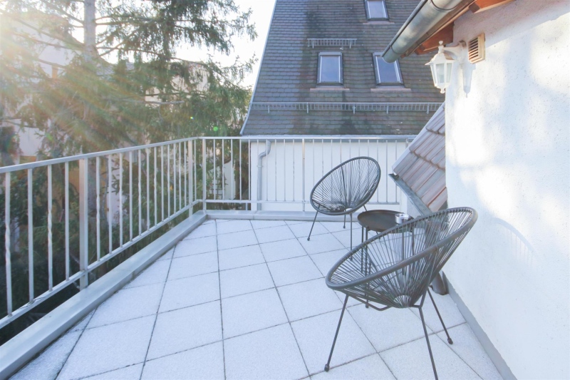 BS18A1_ALFA_APARTMENTS_19_Zimmer_Room_Wohnzimmer_Terrasse_Living_Room_Terrace_02