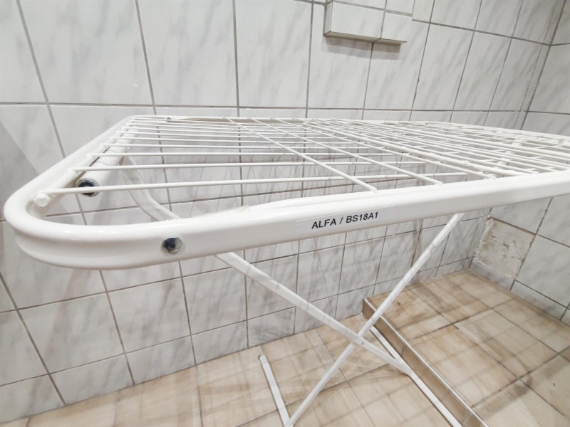BS18A1_ALFA_APARTMENTS_79_Waschkueche_Waeschestaender_Standing_Dryer
