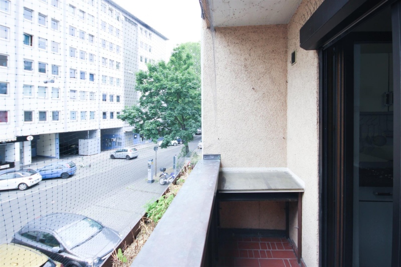 LS17W3_58_Kueche_Balkon